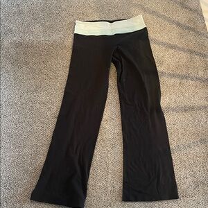 Lululemon Black Yoga Pants with Light Mint Waistband size 6
